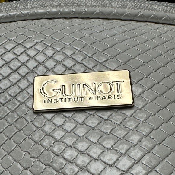 Guinot cosmetic bag - Picture 1 of 5